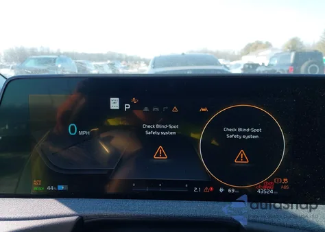 2022 Kia Ev6 Wind z USA, uszkodzony, nr VIN KNDC3DLC3N5075934